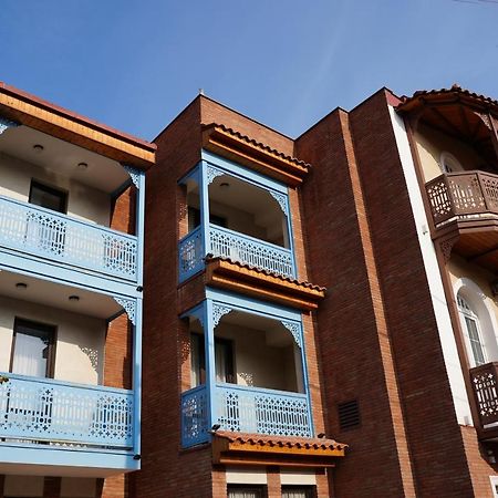 Hotel Embassy Тбилиси Экстерьер фото