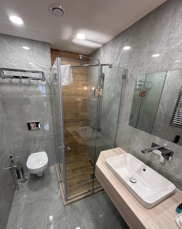 Hotel Embassy Тбилиси Экстерьер фото