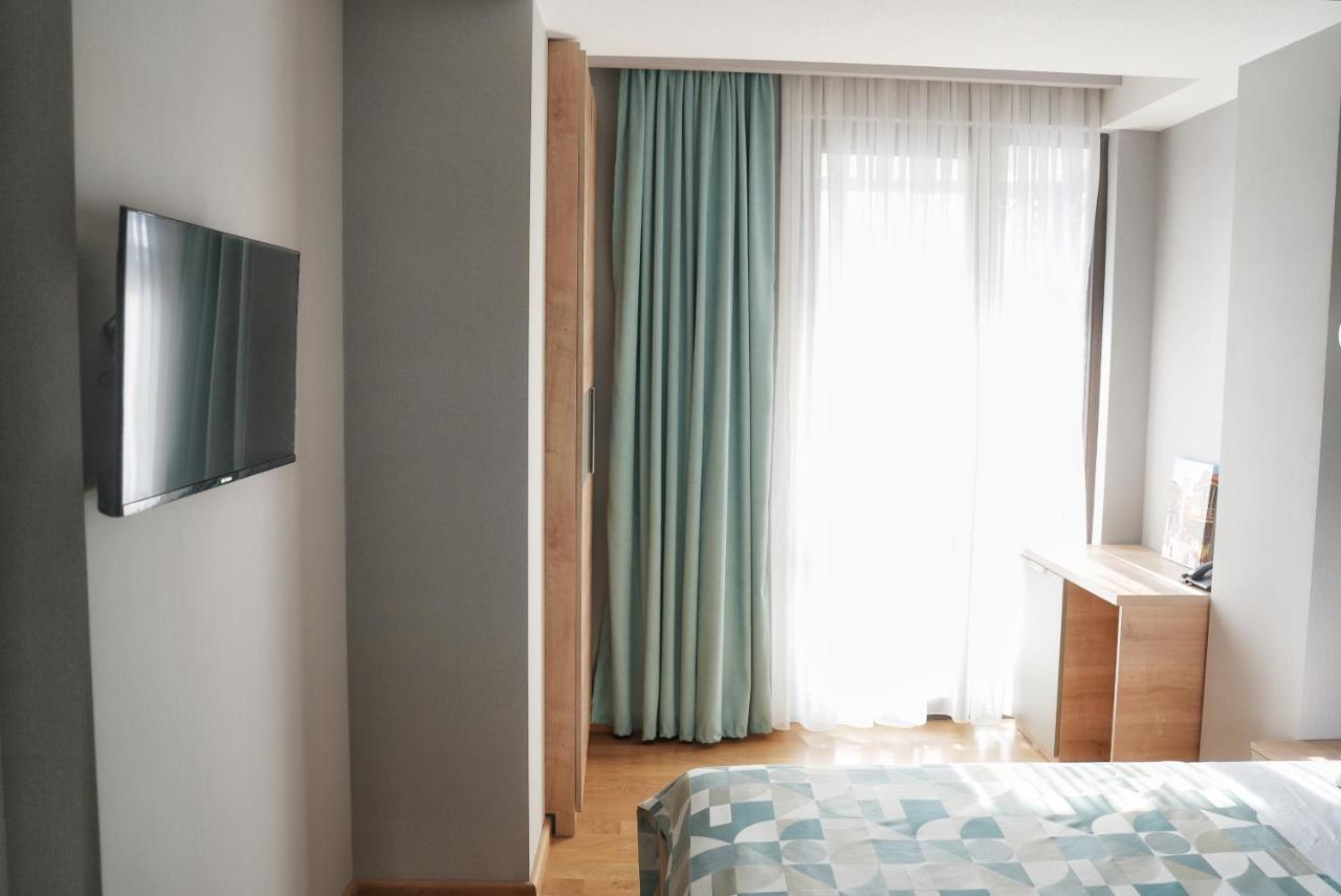 Hotel Embassy Тбилиси Экстерьер фото