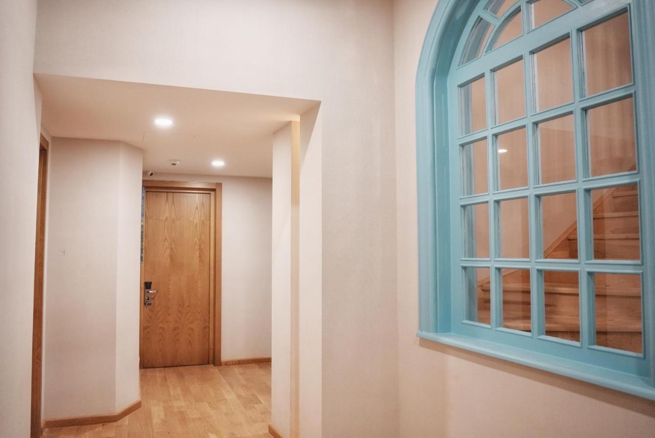 Hotel Embassy Тбилиси Экстерьер фото