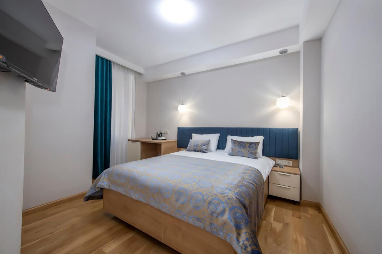Hotel Embassy Тбилиси Экстерьер фото
